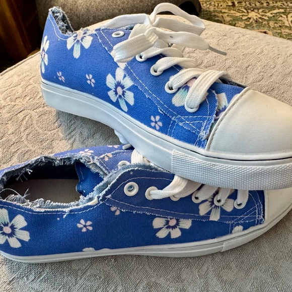 Blue Floral Sneakers - Picture 3 of 5